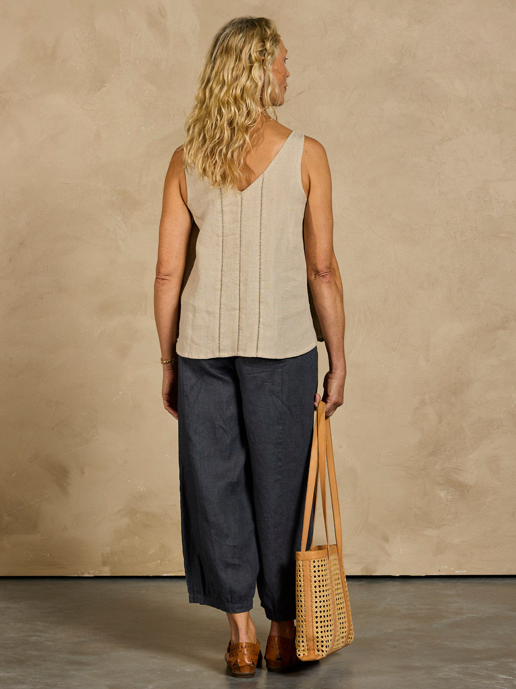 Giana Linen Top Almond