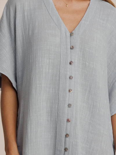 Model wears Sevilla Cotton Kimono in Slate Blue