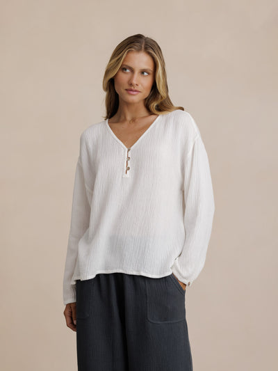 Model wears La Vie Linen Blend Blouse in Coconut