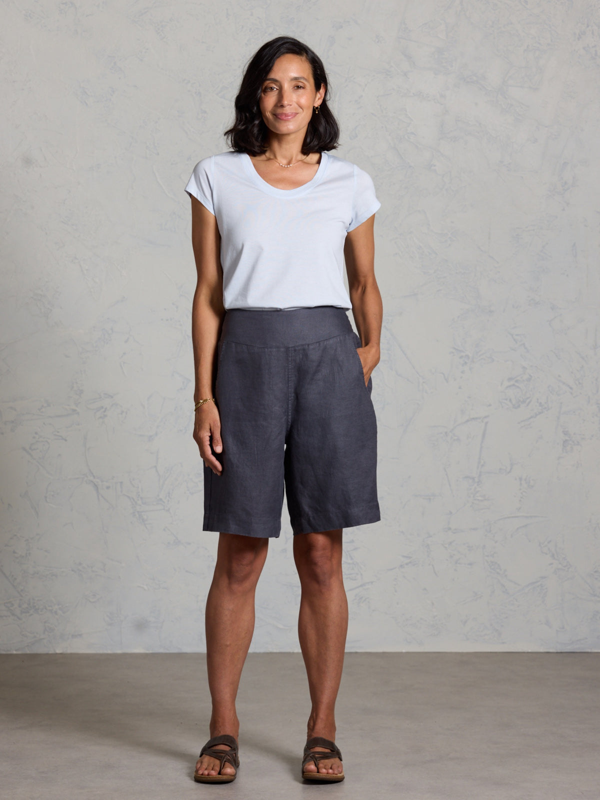 Cove Bermuda French Linen Shorts Charcoal – Nomad the Label